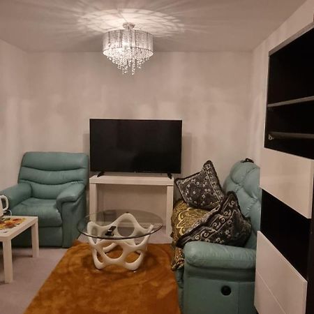 Large Room With Netflix Newhaven Exterior foto